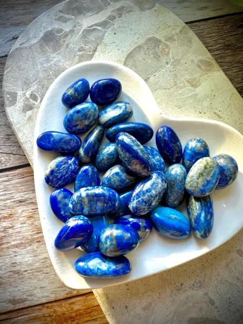 Proper storage of lapis lazuli jewelry in soft pouches